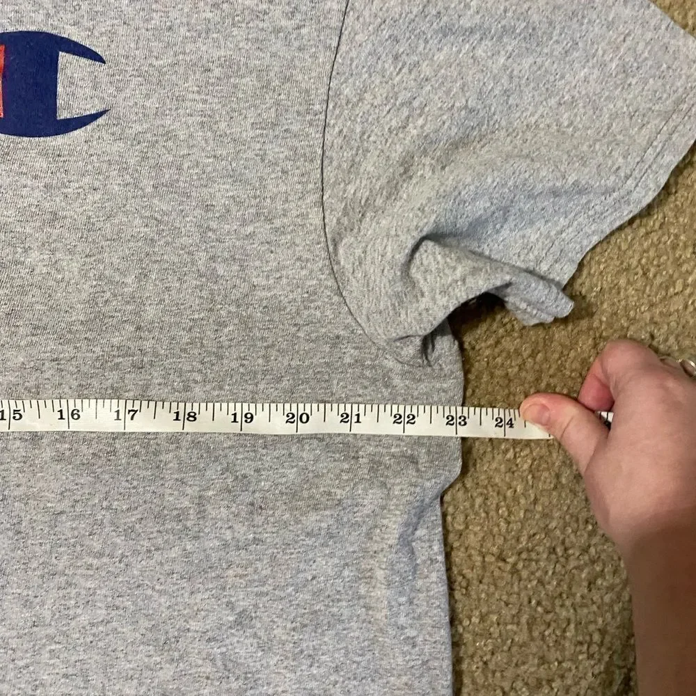 Champion Tshirt - Picture 2 of 3
